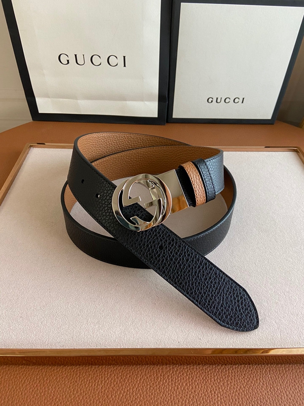 スーパーコピーグッチベルト背面デザイン